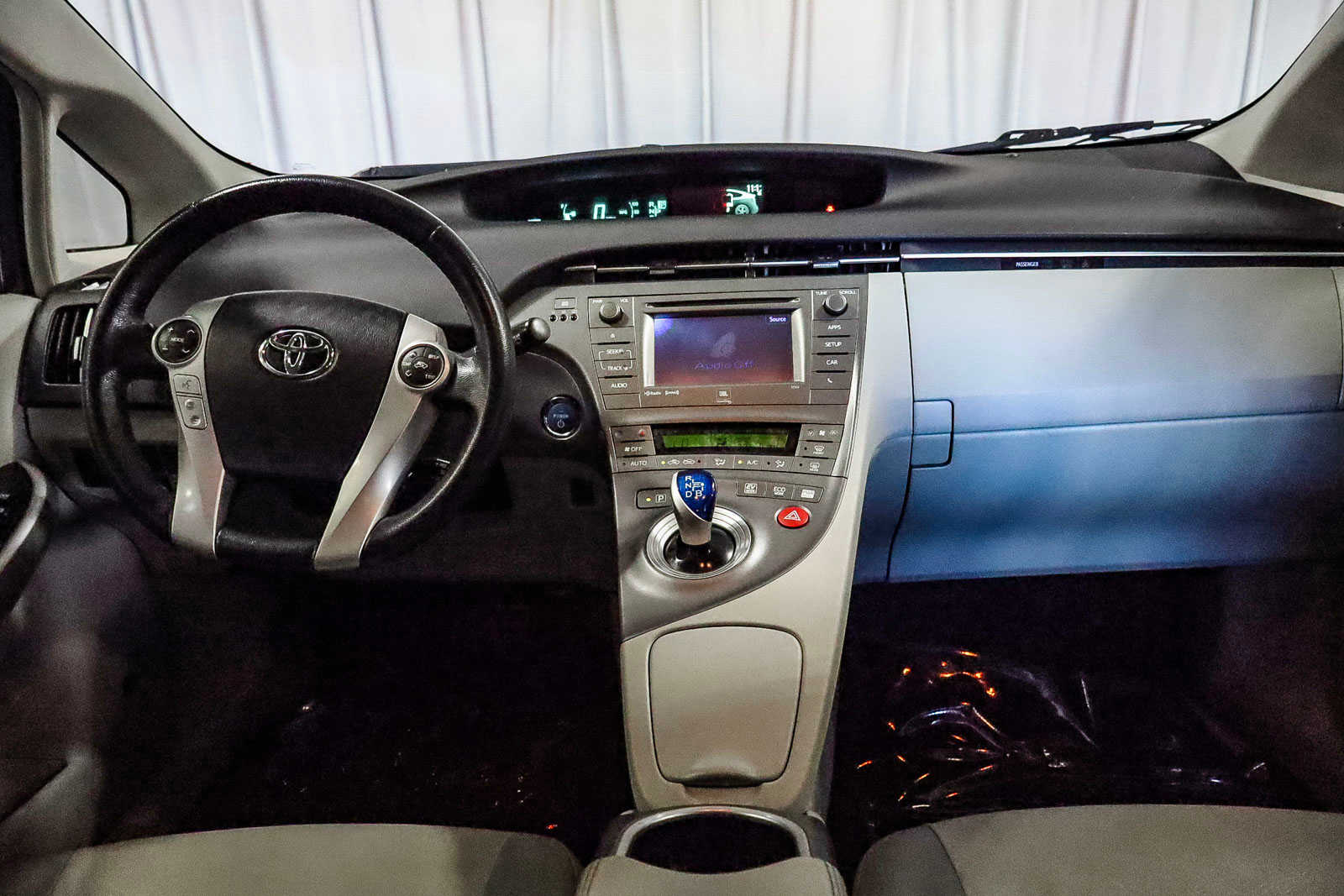 2015 Toyota Prius Five 12