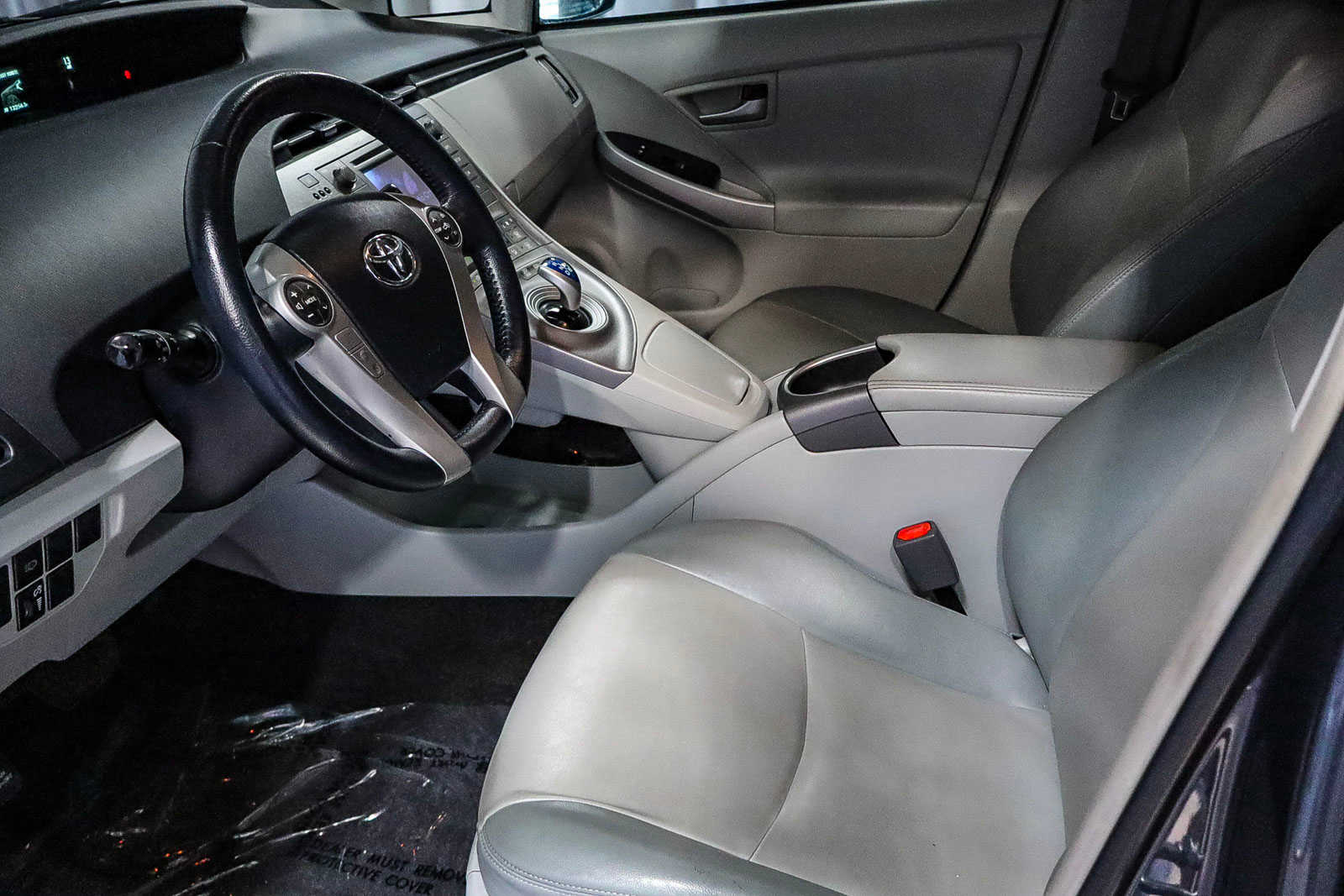 2015 Toyota Prius Five 17