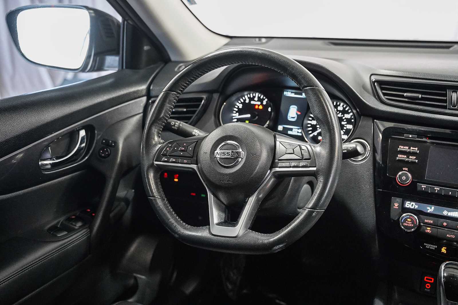 2017 Nissan Rogue SV 15