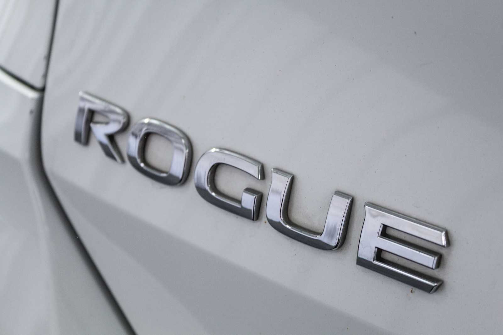 2019 Nissan Rogue SV 14