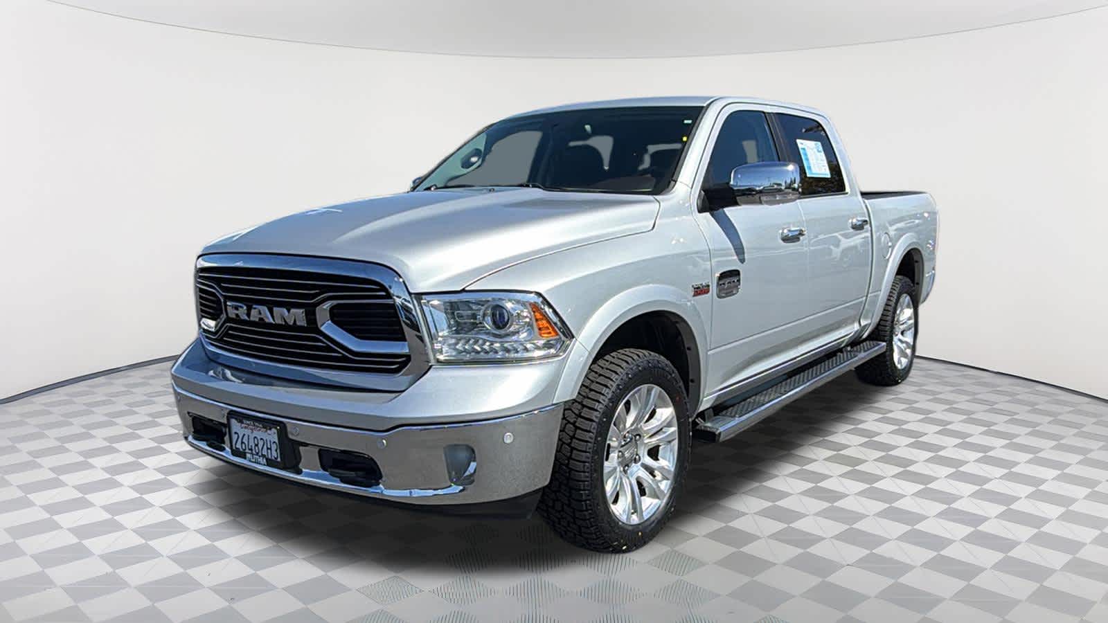 Bright Silver Metallic Clearcoat 2017 RAM 1500 Pickup Truck 4X2 8-Speed Automatic