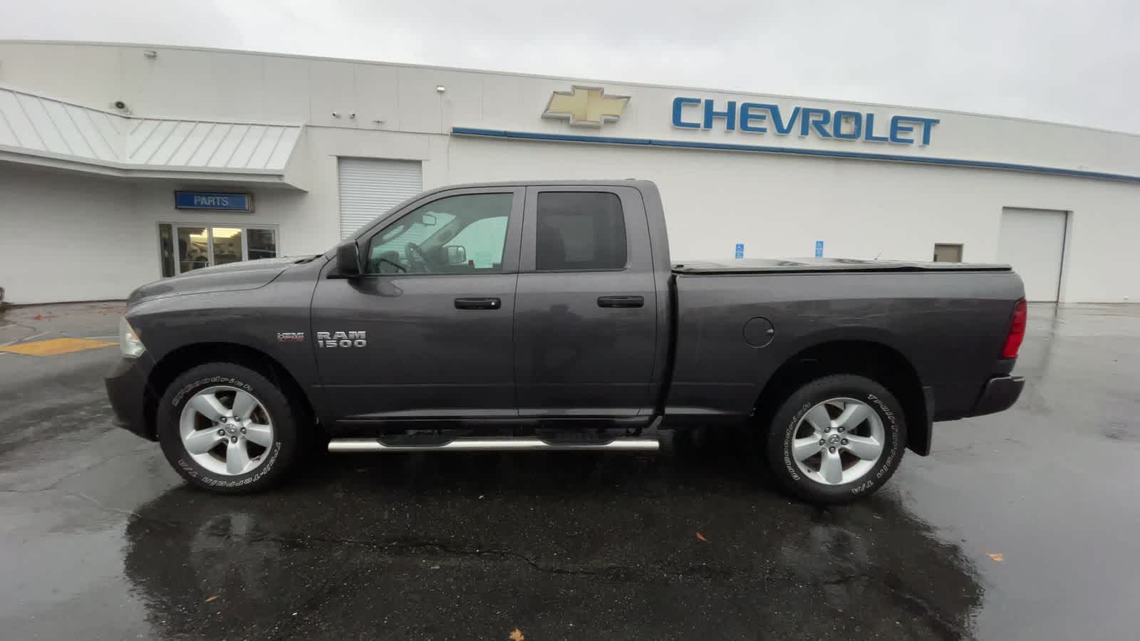 2016 Ram 1500 Express 4WD Quad Cab 140.5 5