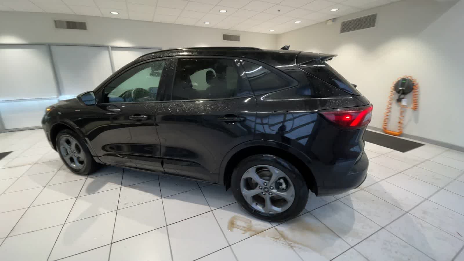 2023 Ford Escape ST-Line 6