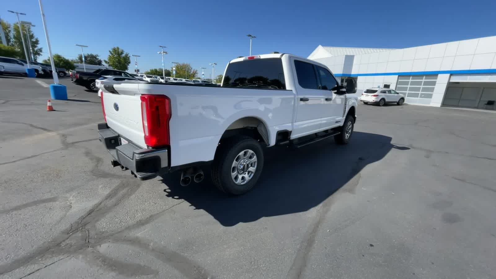 2023 Ford Super Duty F-250 SRW XLT 4WD Crew Cab 6.75 Box 8