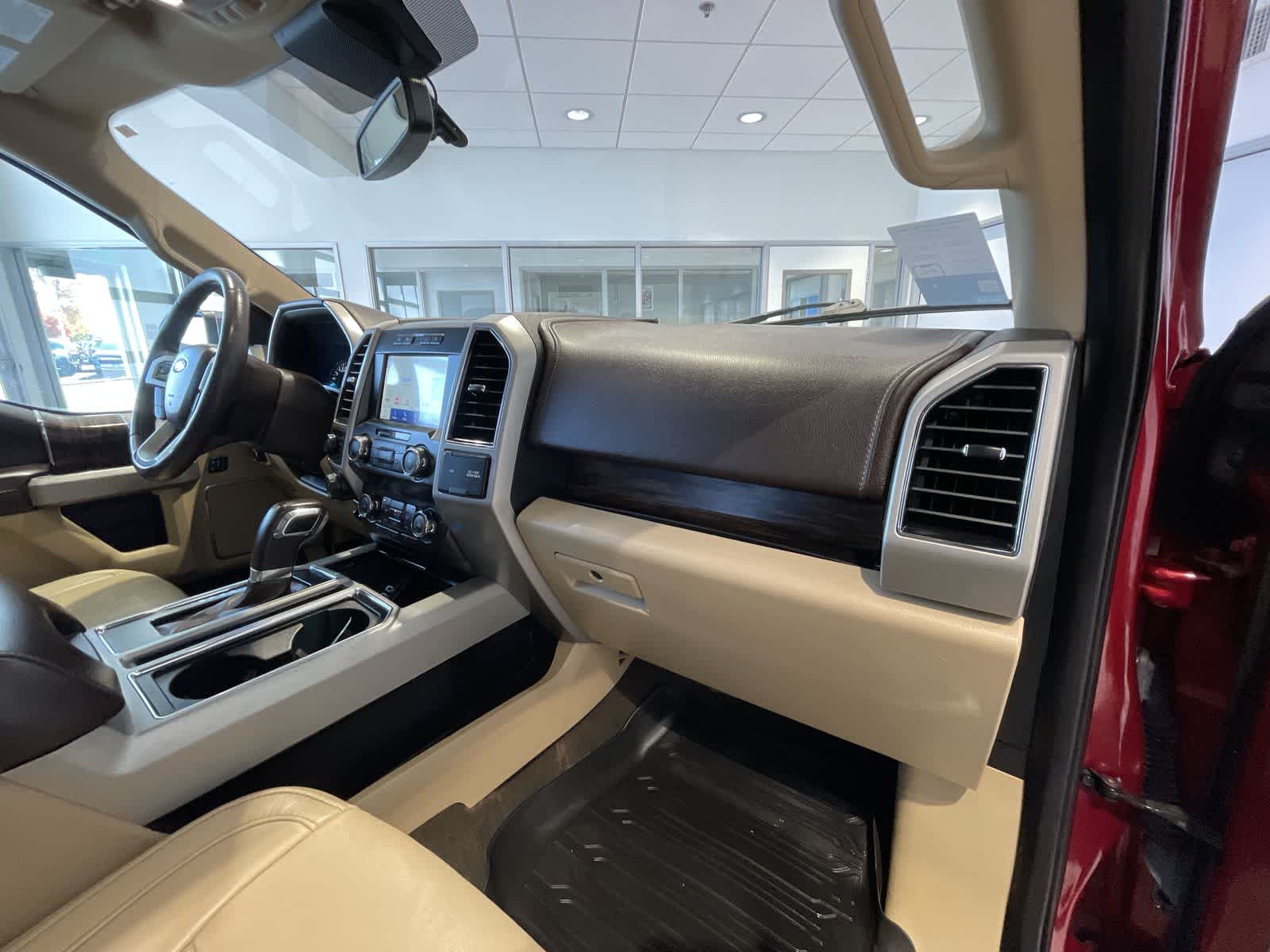 2019 Ford F-150 LARIAT 4WD SuperCrew 5.5 Box 29