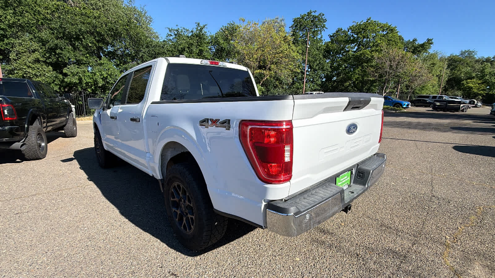 View vehicle photo 7