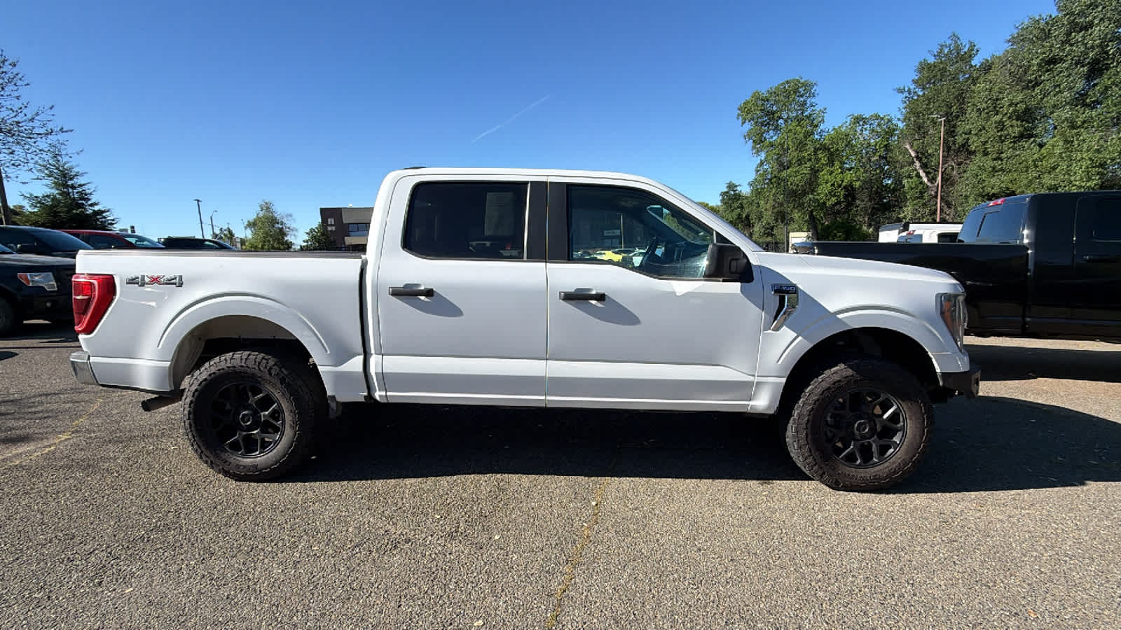 View vehicle photo 4