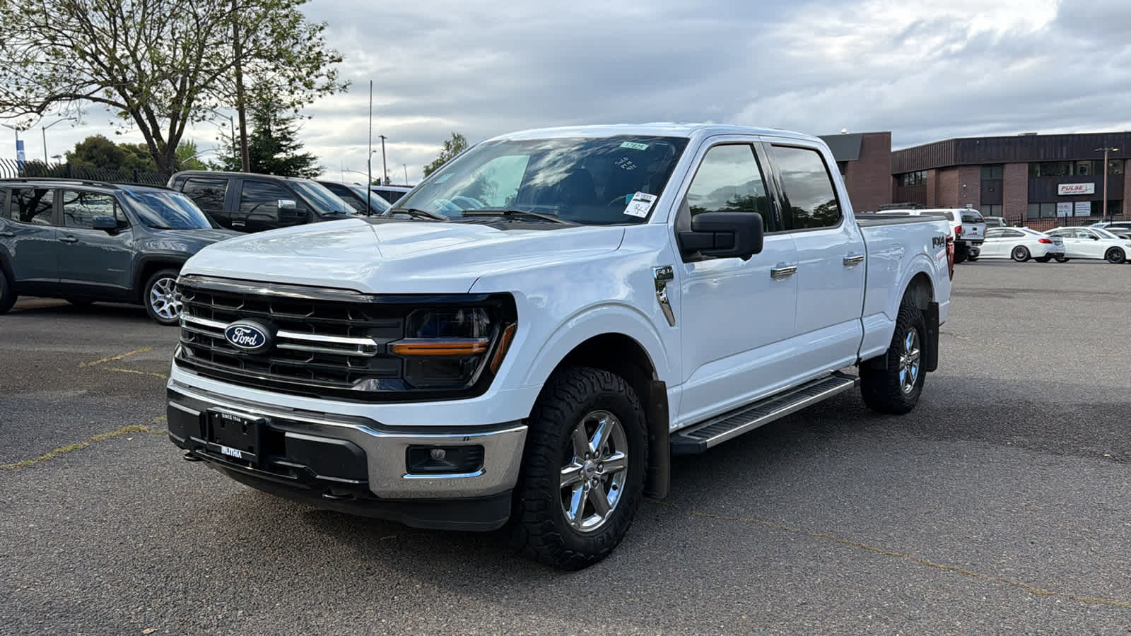 Oxford White 2024 Ford F-150 XLT SuperCrew LB 4WD Pickup Truck Four-Wheel Drive Automatic
