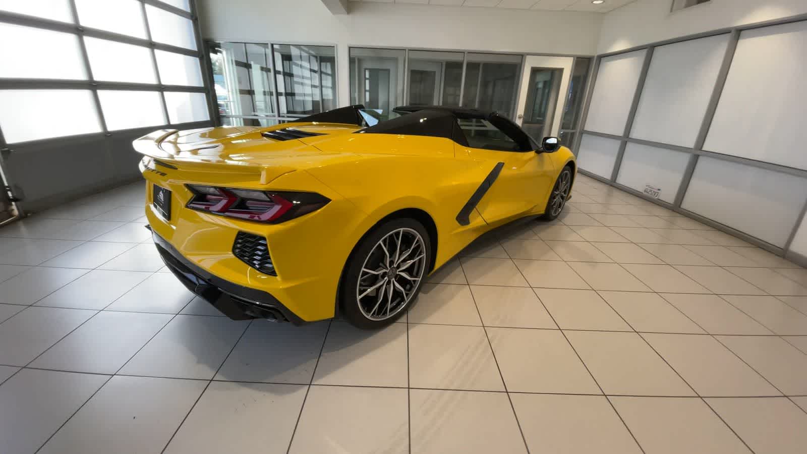 2025 Chevrolet Corvette 2LT 8