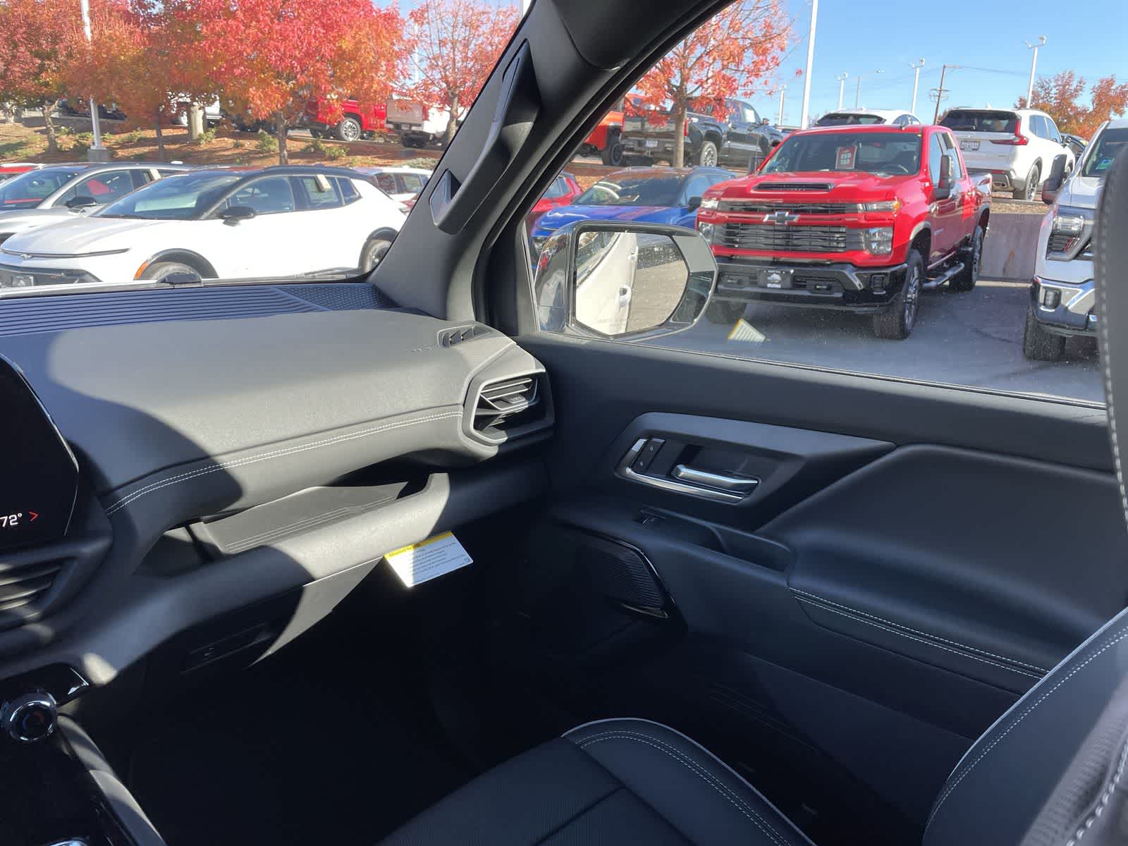 2025 Chevrolet Silverado EV LT e4WD Crew Cab Extended Range 11