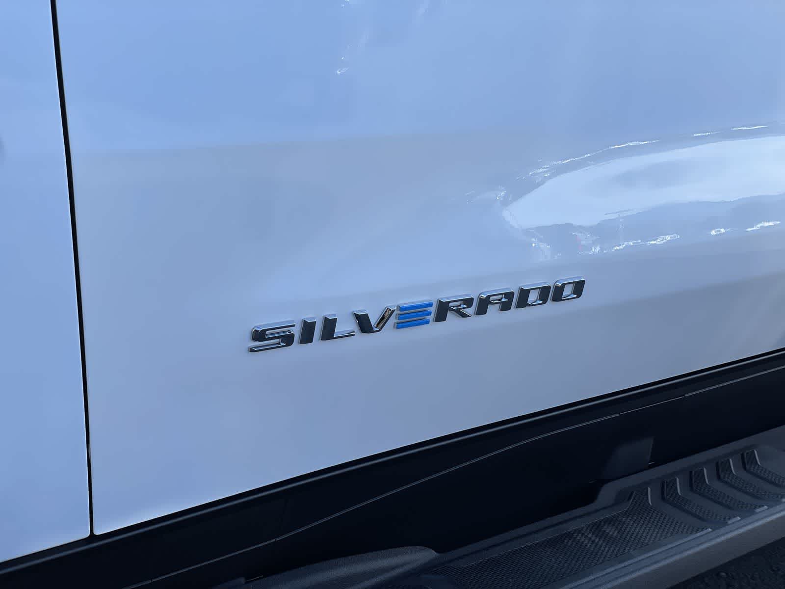 2025 Chevrolet Silverado EV LT e4WD Crew Cab Extended Range 37