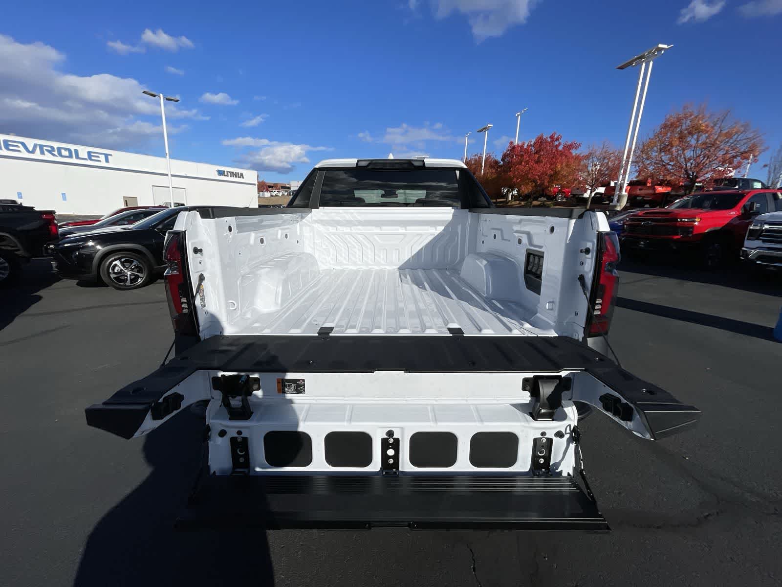 2025 Chevrolet Silverado EV LT e4WD Crew Cab Extended Range 31