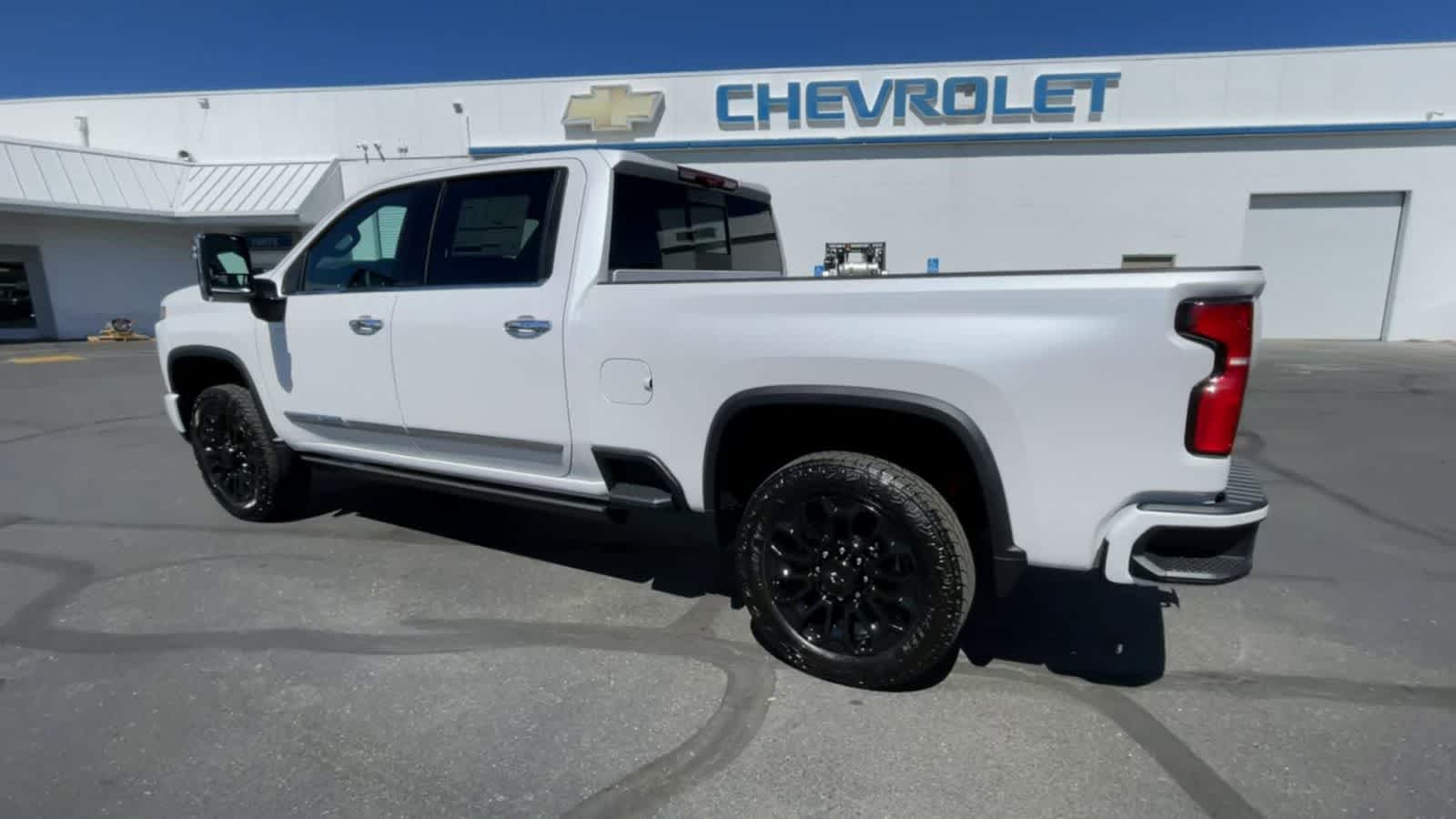 2025 Chevrolet Silverado 2500HD High Country 4WD Crew Cab 159 6