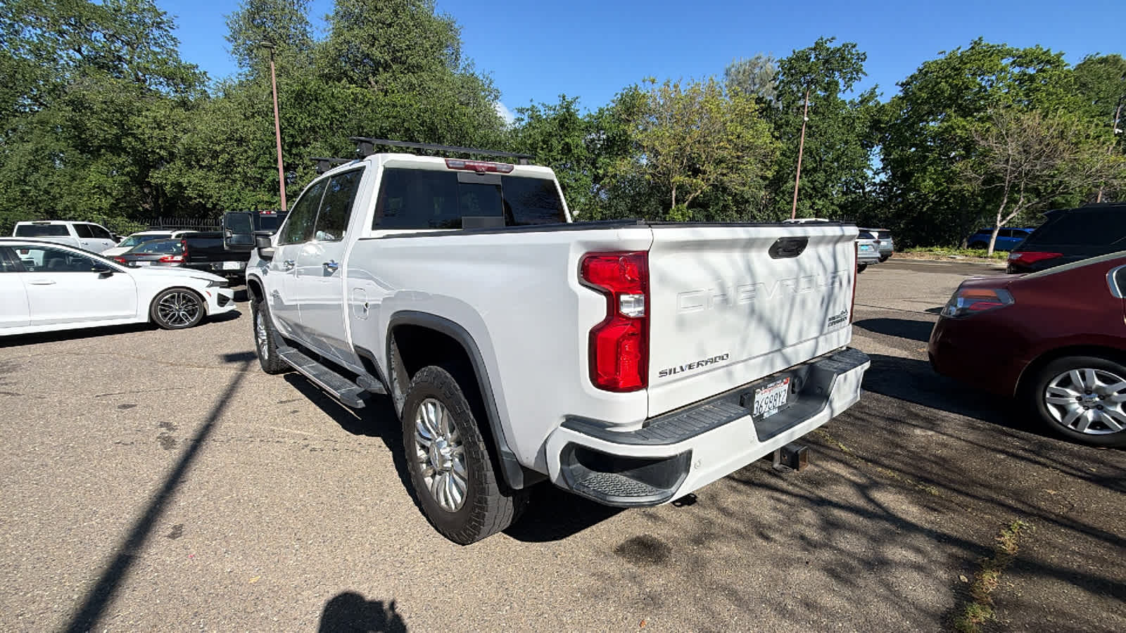 View vehicle photo 7