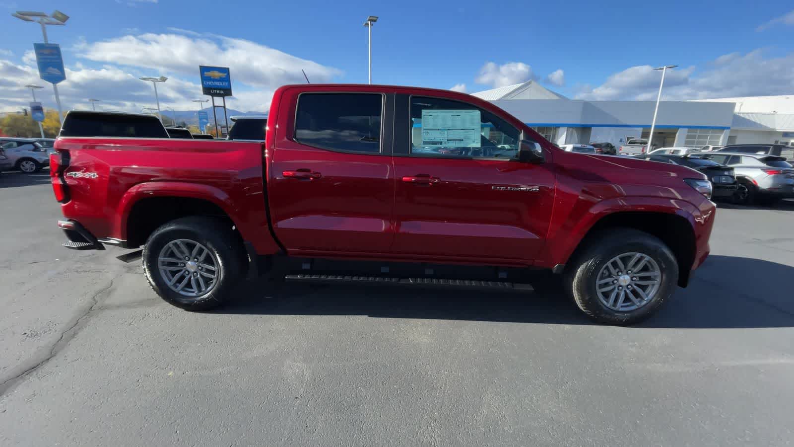 2024 Chevrolet Colorado 4WD LT Crew Cab 9