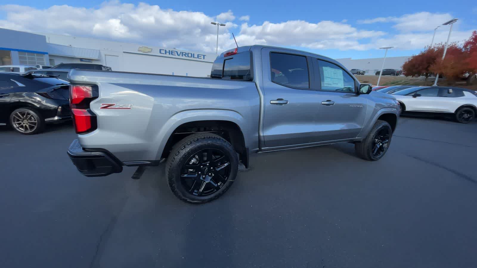 2024 Chevrolet Colorado 4WD Z71 Crew Cab 8