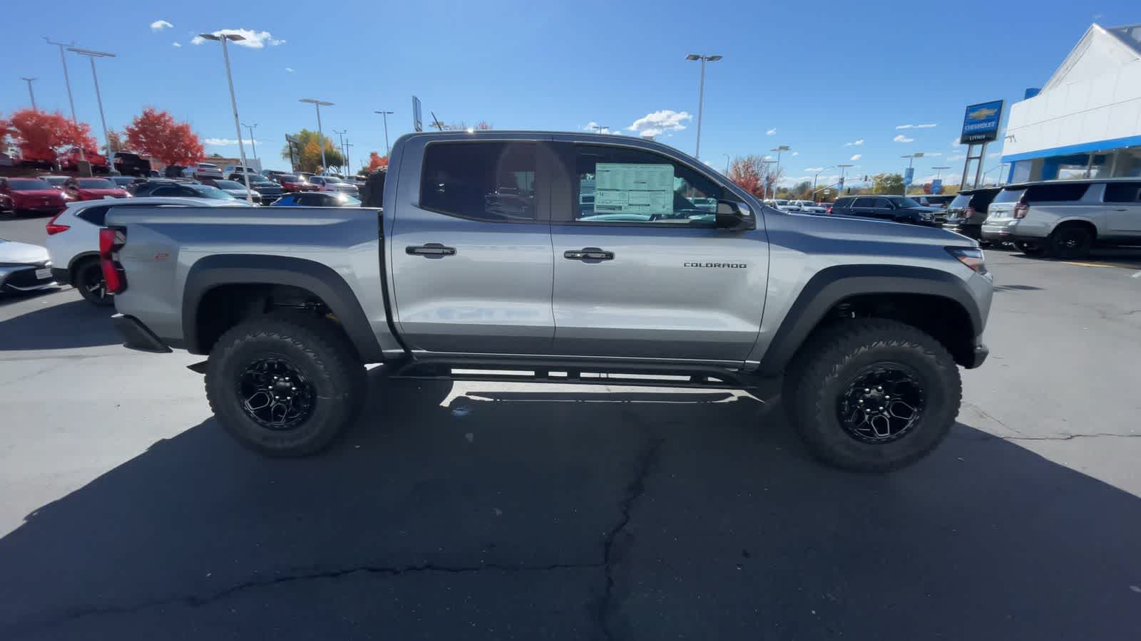 2024 Chevrolet Colorado 4WD ZR2 Crew Cab 9