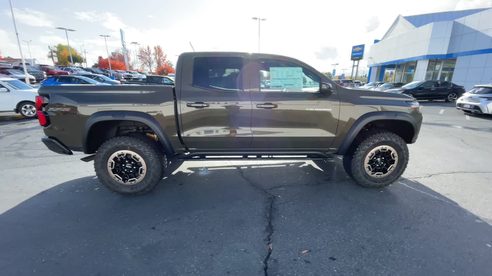 2024 Chevrolet Colorado 4WD ZR2 Crew Cab 9