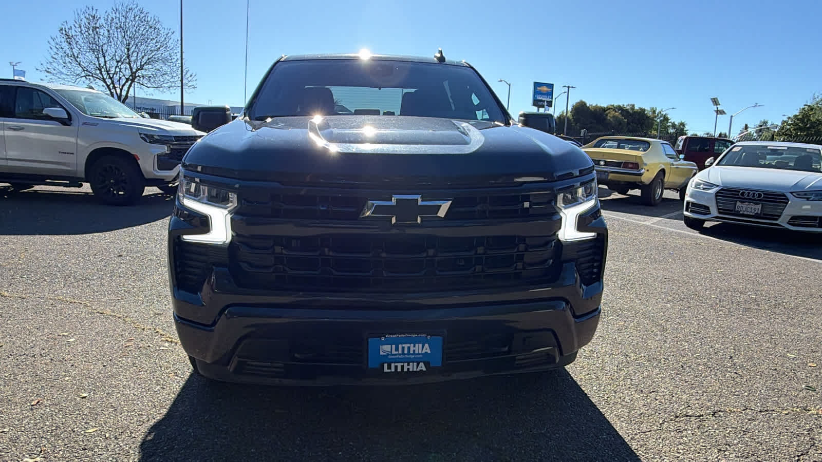 View vehicle photo 2