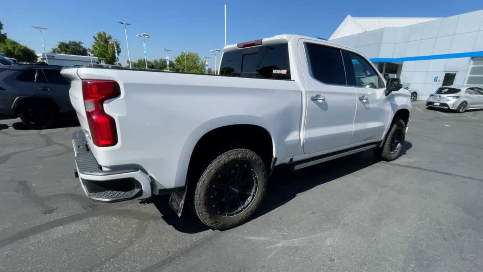 2019 Chevrolet Silverado 1500 High Country 4WD Crew Cab 147 8