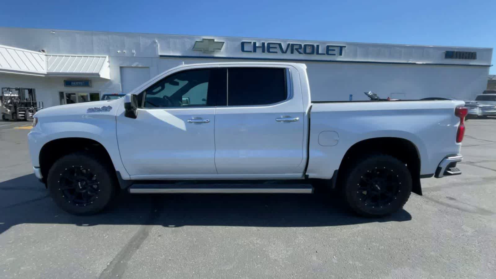 2019 Chevrolet Silverado 1500 High Country 4WD Crew Cab 147 5