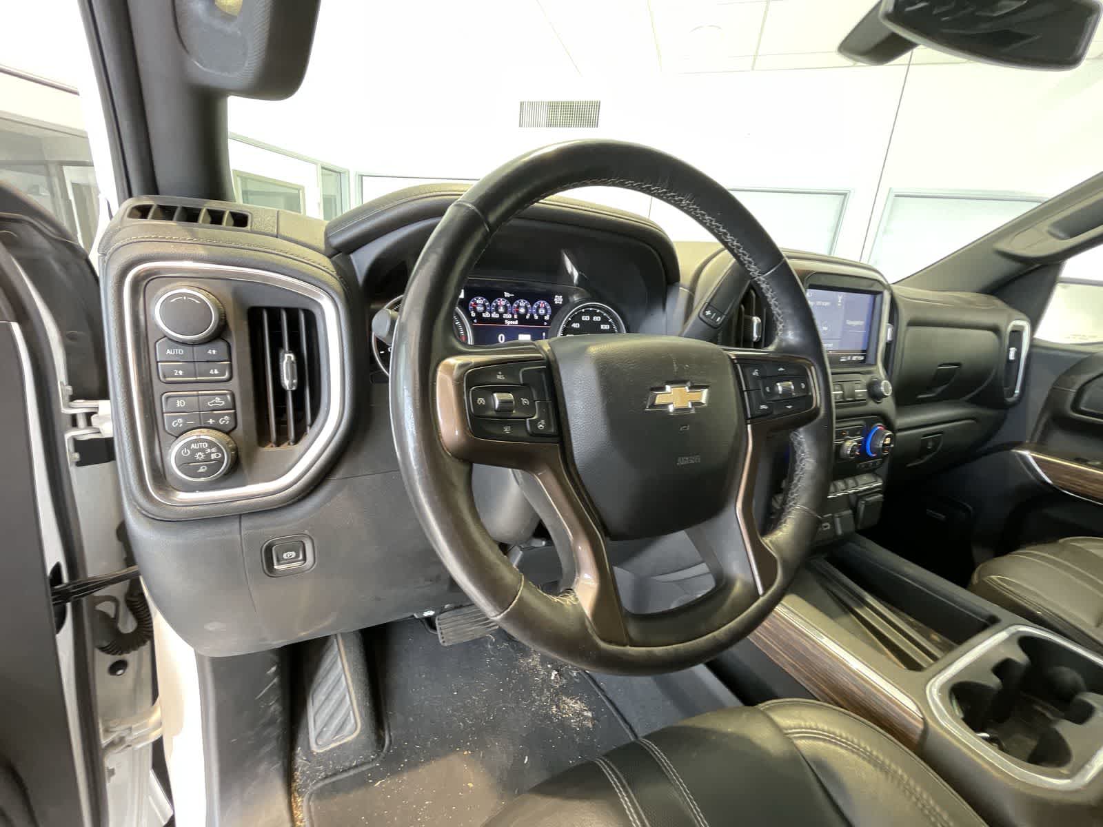 2019 Chevrolet Silverado 1500 High Country 4WD Crew Cab 147 10