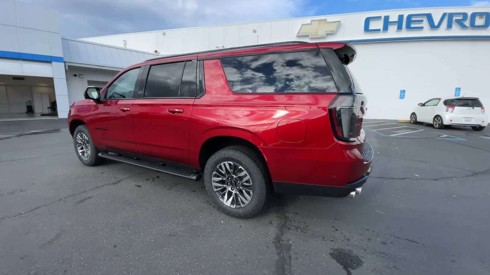 2025 Chevrolet Suburban Z71 6