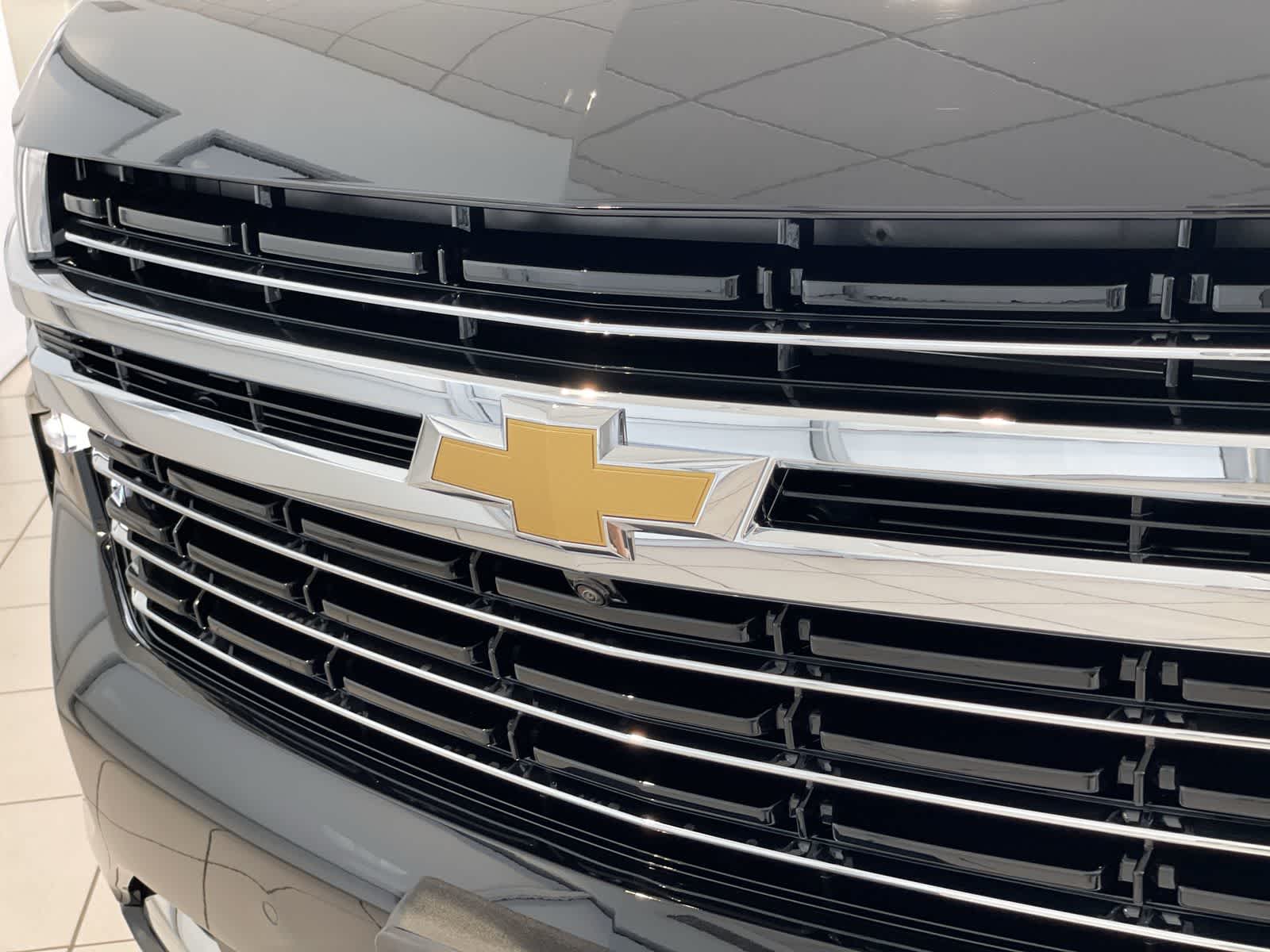 2024 Chevrolet Suburban LT 32