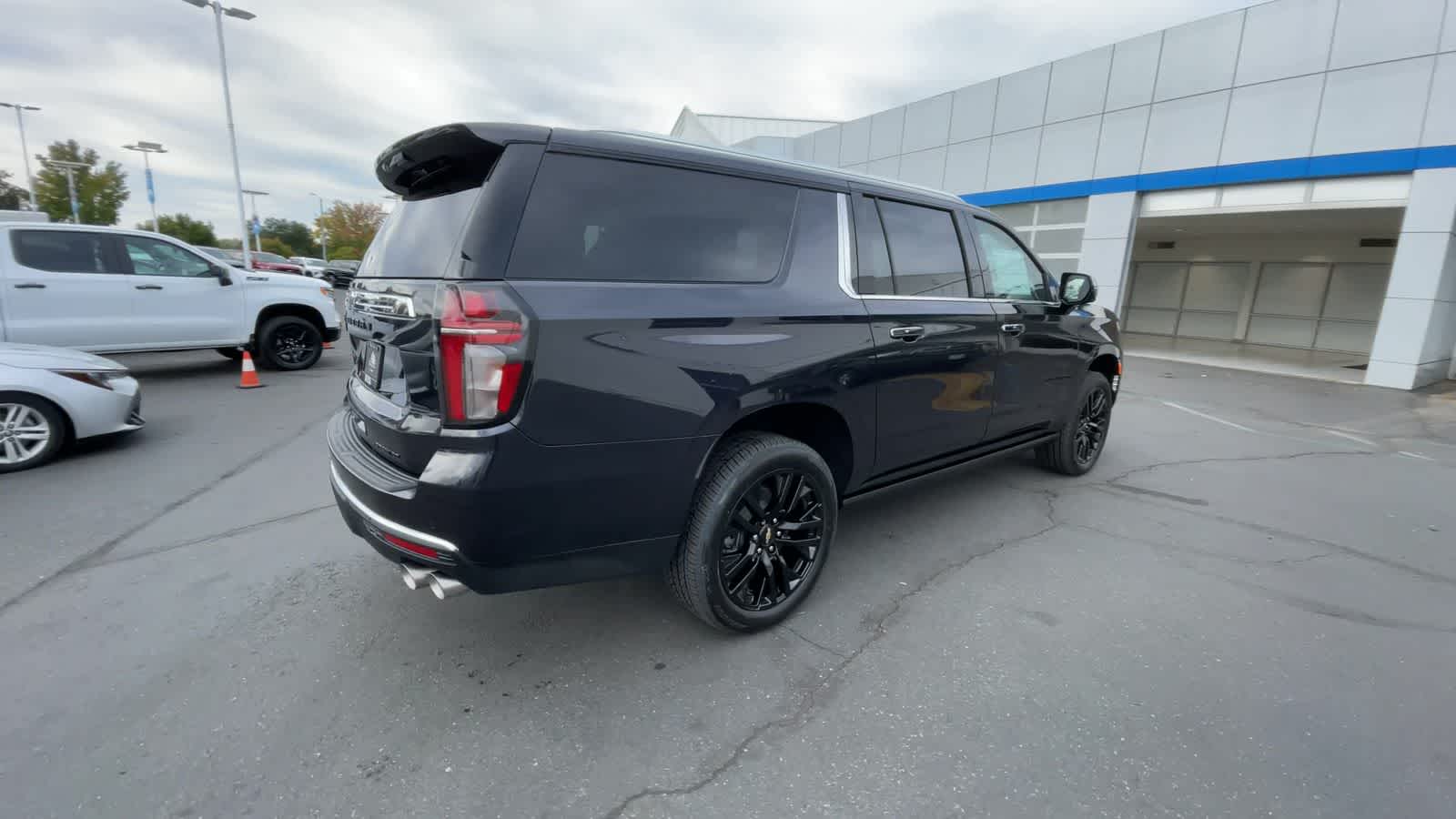 2024 Chevrolet Suburban Premier 8