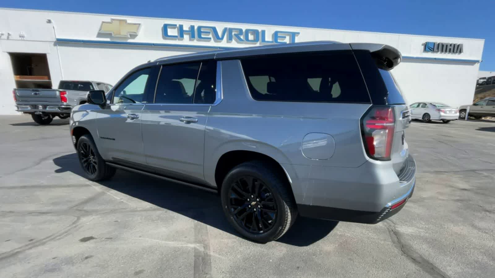 2024 Chevrolet Suburban Premier 6