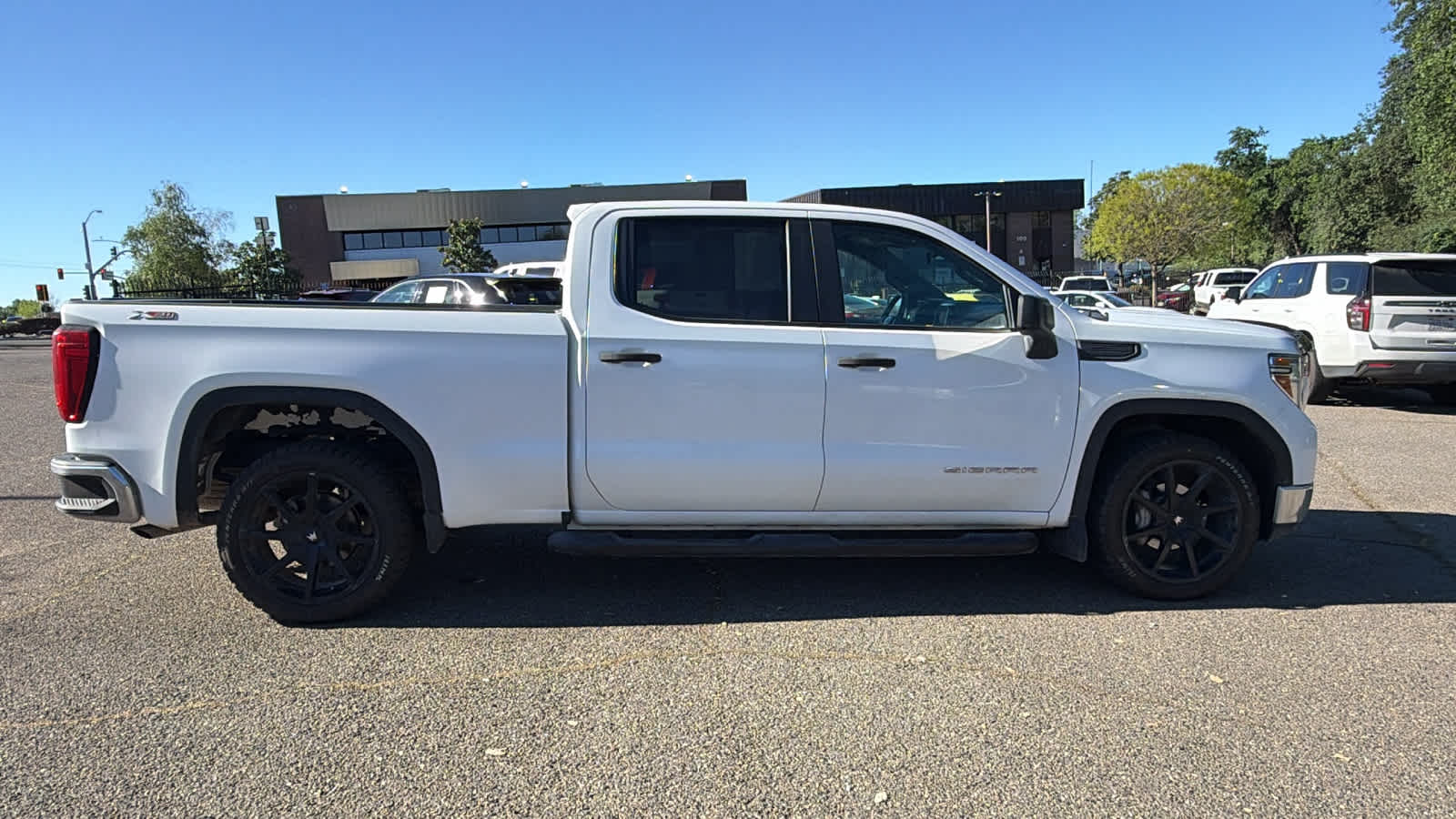 View vehicle photo 4