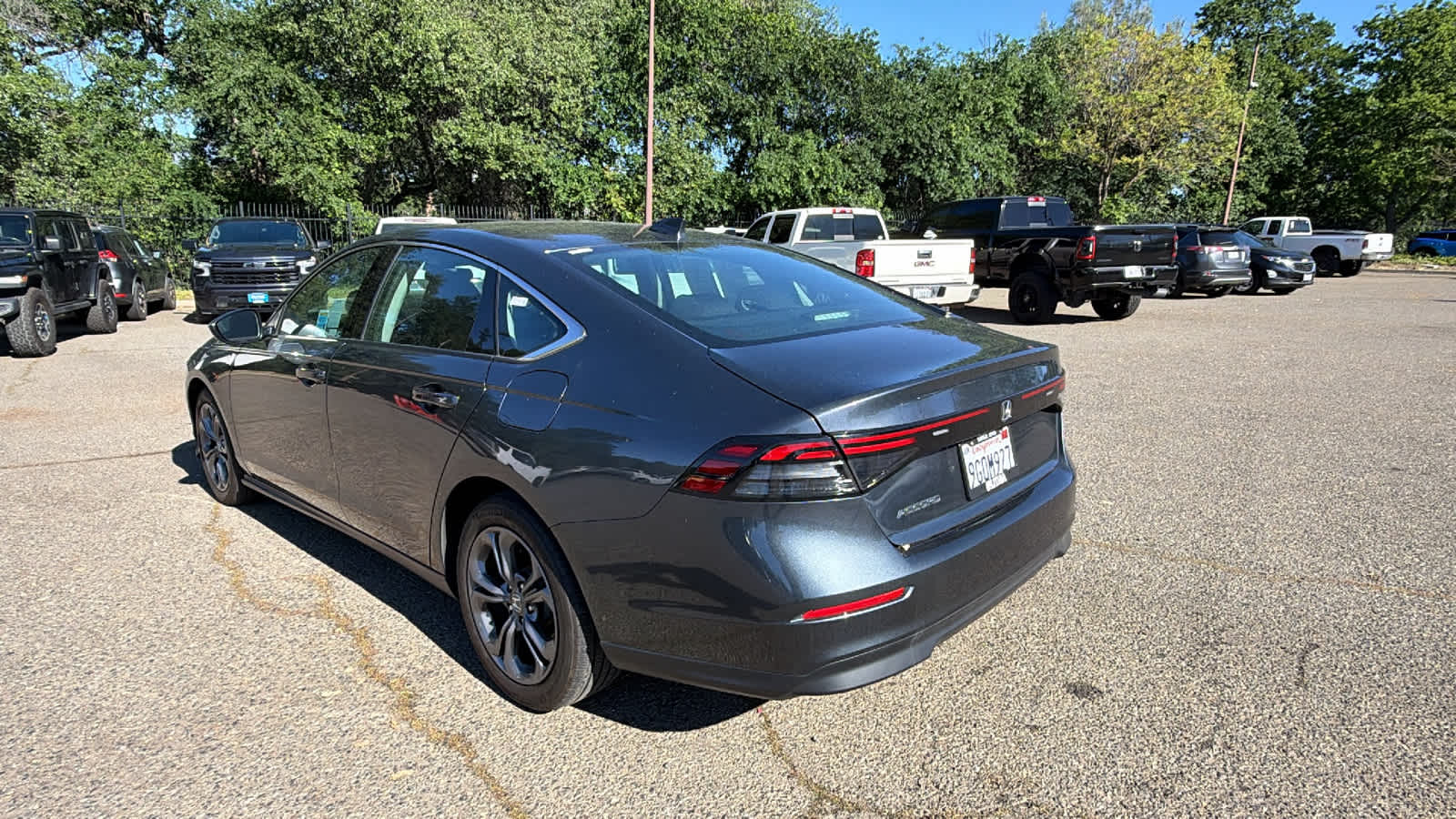 View vehicle photo 7