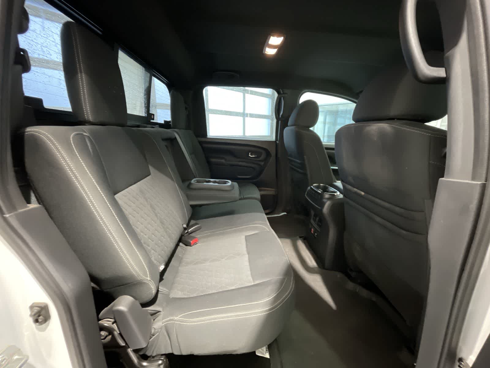 2019 Nissan Titan SV 4x4 Crew Cab 26