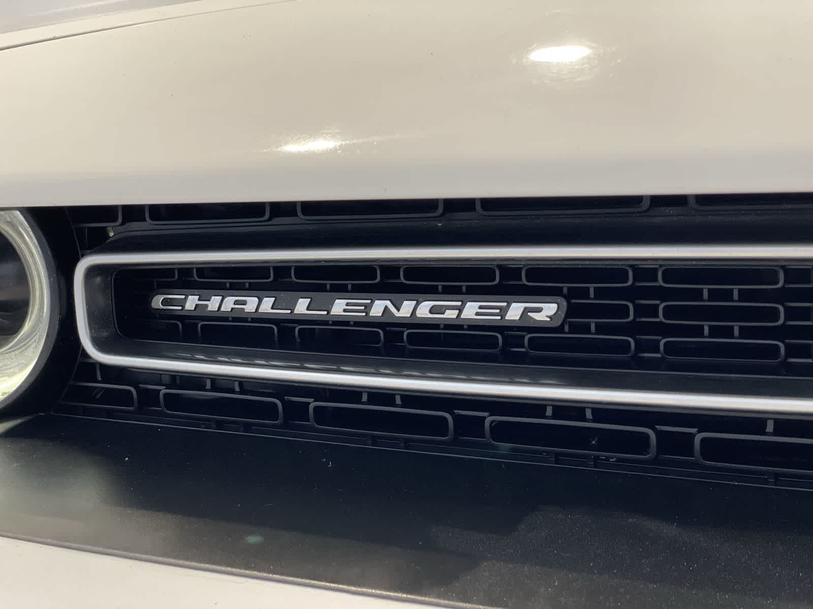 2017 Dodge Challenger SXT 29