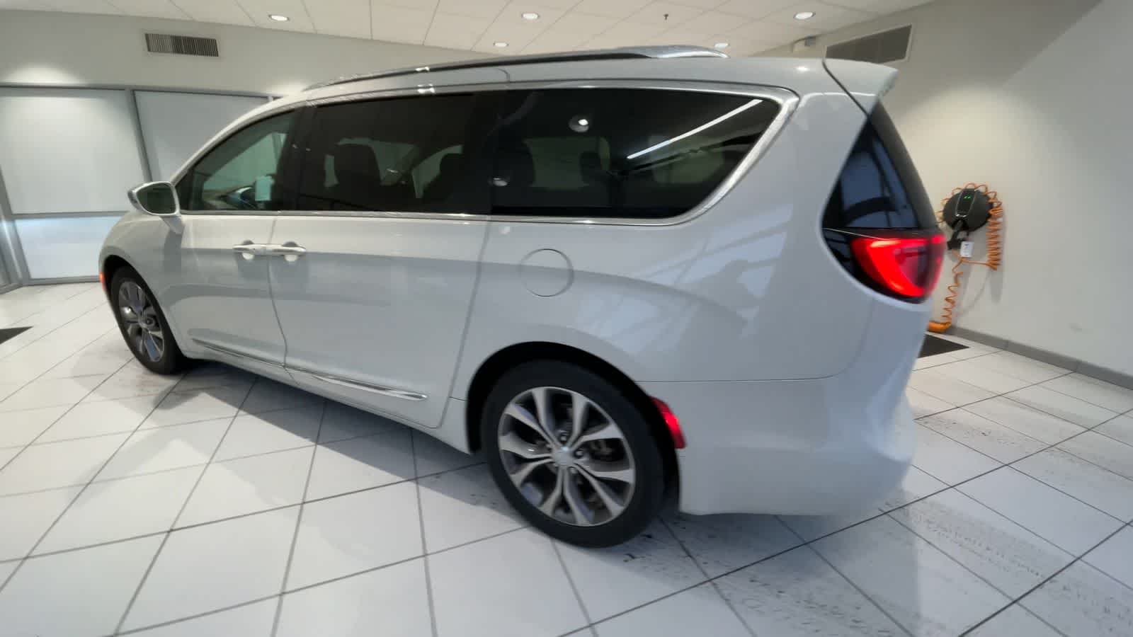 2017 Chrysler Pacifica Limited 6