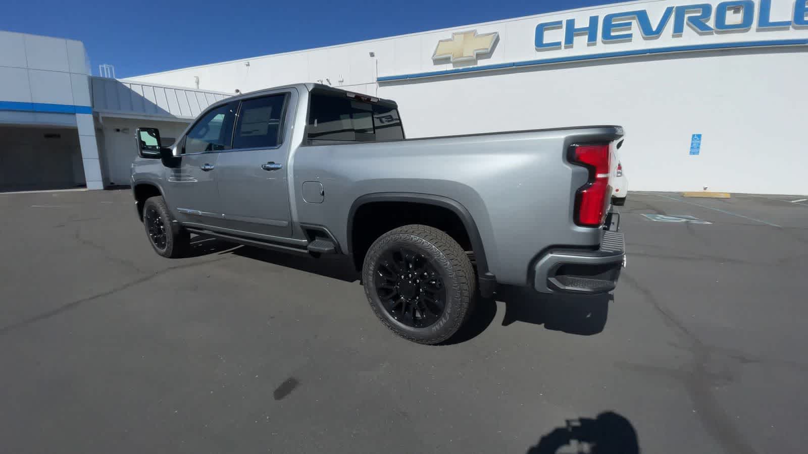 2025 Chevrolet Silverado 2500HD High Country 4WD Crew Cab 159 6