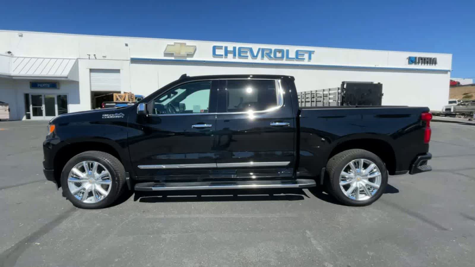 2023 Chevrolet Silverado 1500 High Country 4WD Crew Cab 147 5