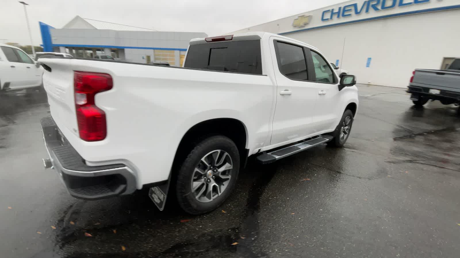 2025 Chevrolet Silverado 1500 LT 4WD Crew Cab 147 8