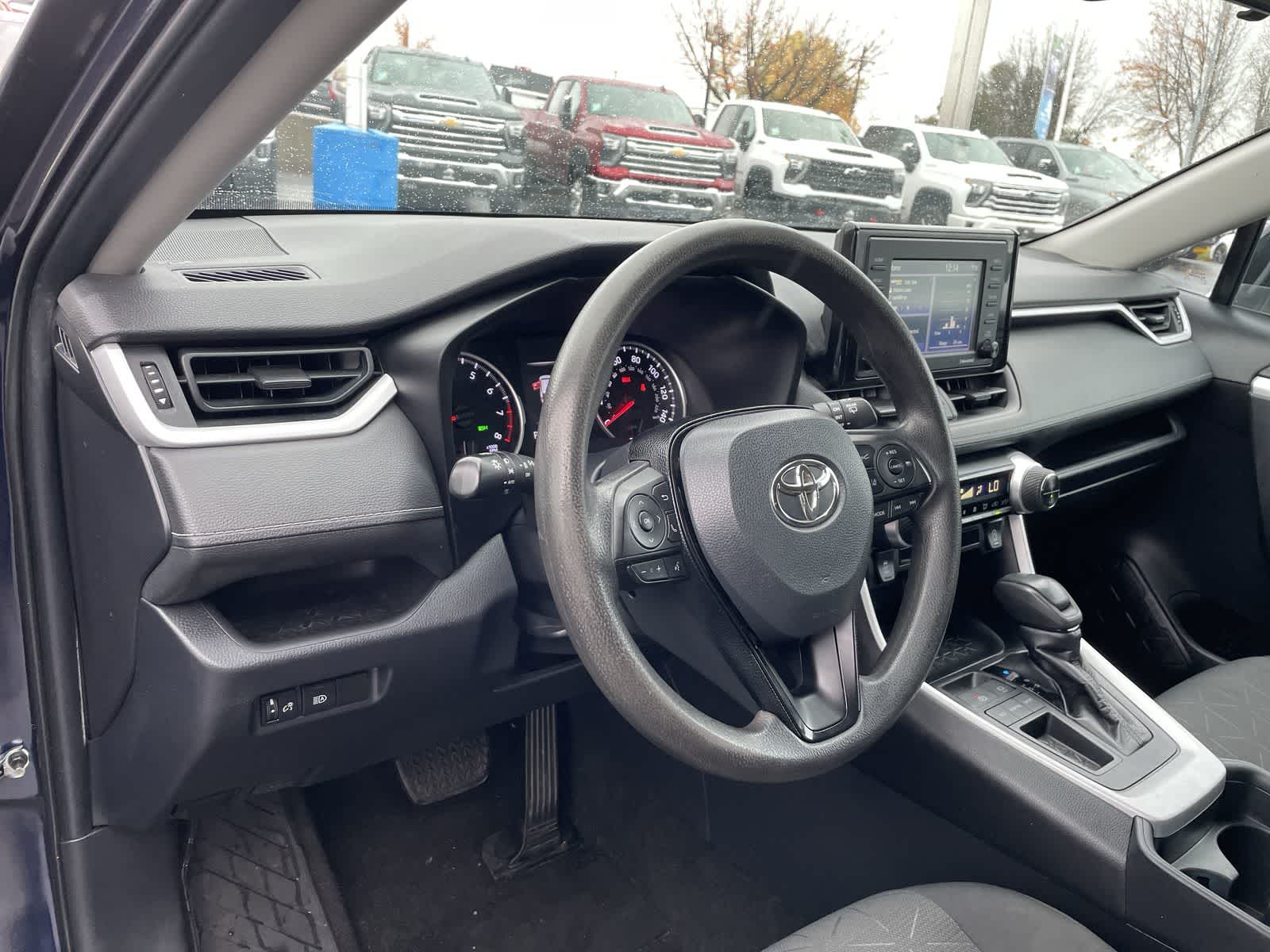 2020 Toyota RAV4 XLE 16