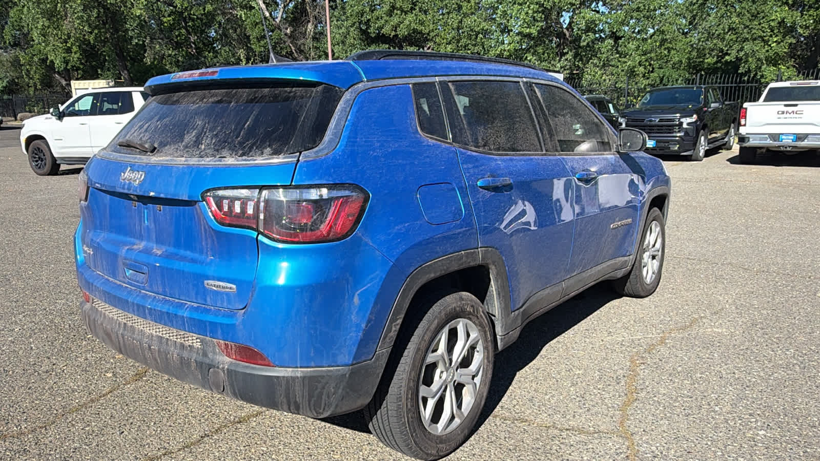 View vehicle photo 5