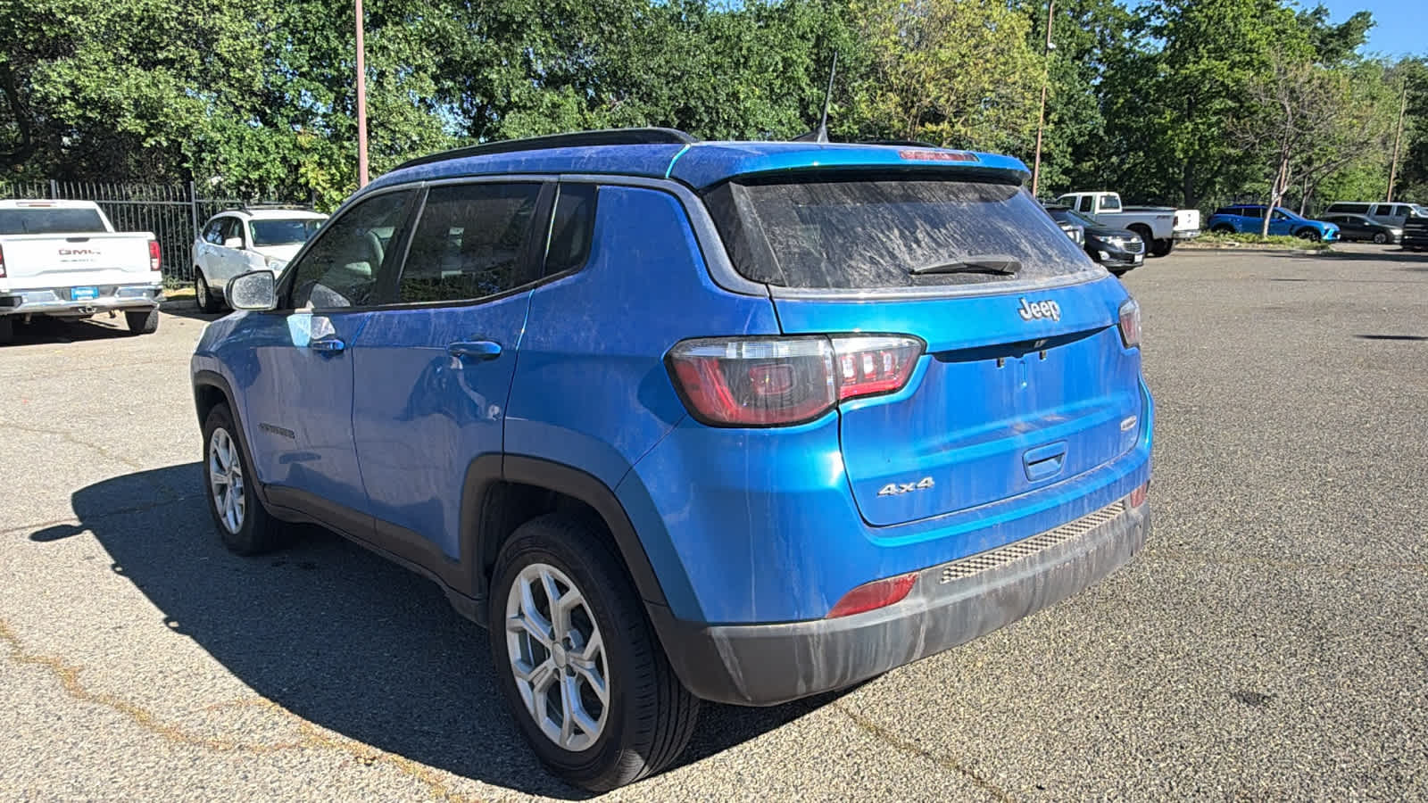 View vehicle photo 7