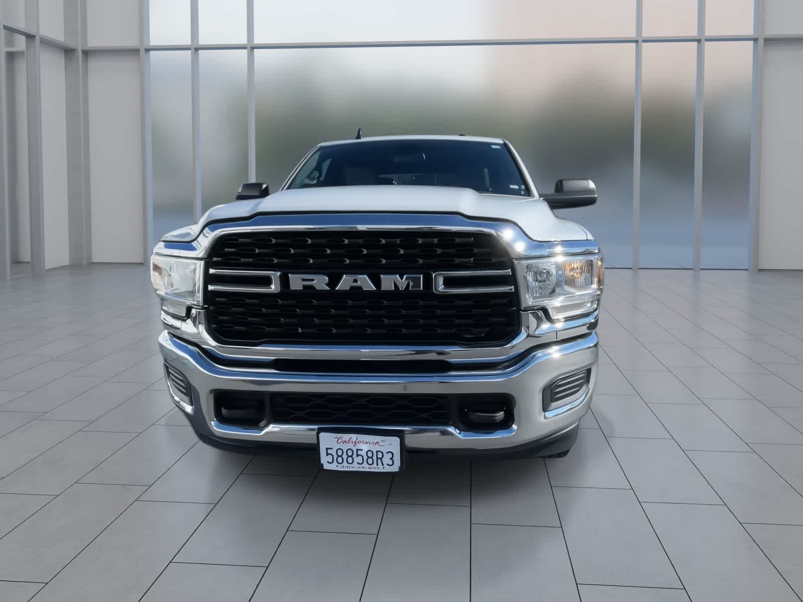 2022 Ram 2500 Big Horn 4x4 Crew Cab 64 Box 3