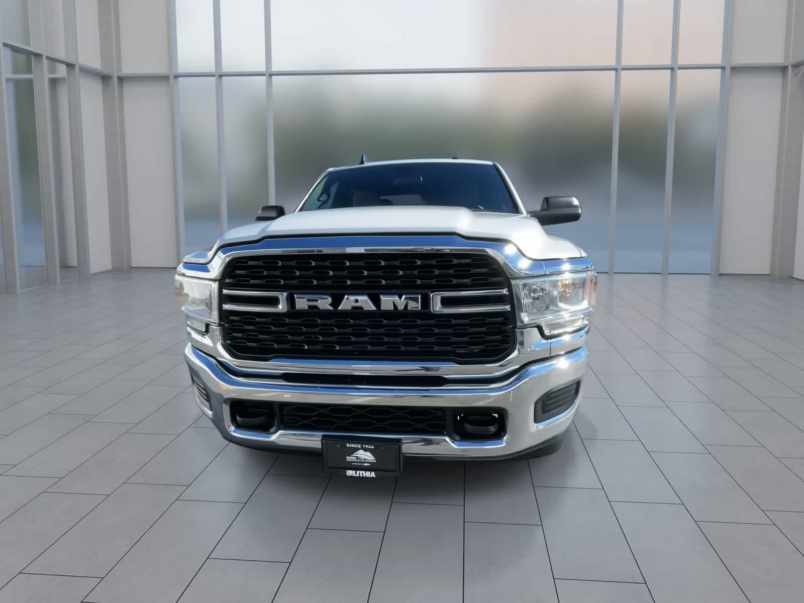 2022 Ram 2500 Big Horn 4x4 Crew Cab 8 Box 3