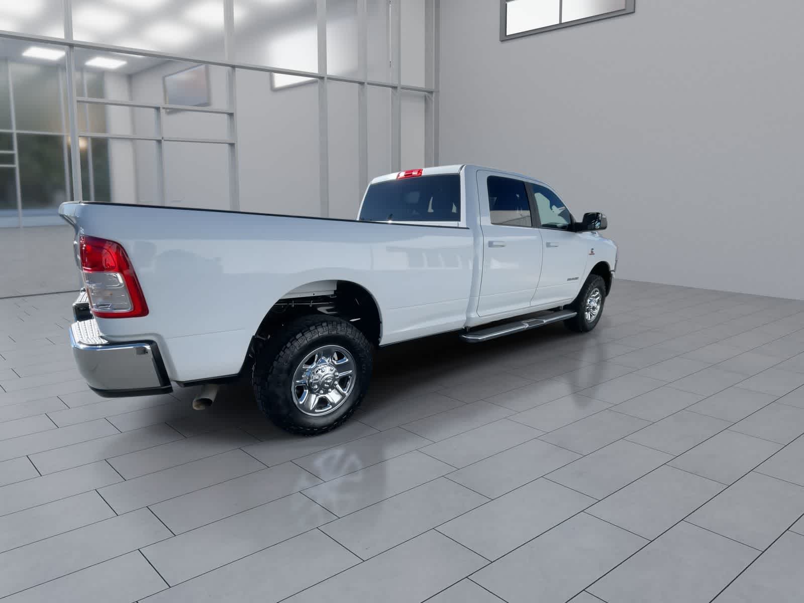 2022 Ram 2500 Big Horn 4x4 Crew Cab 8 Box 8