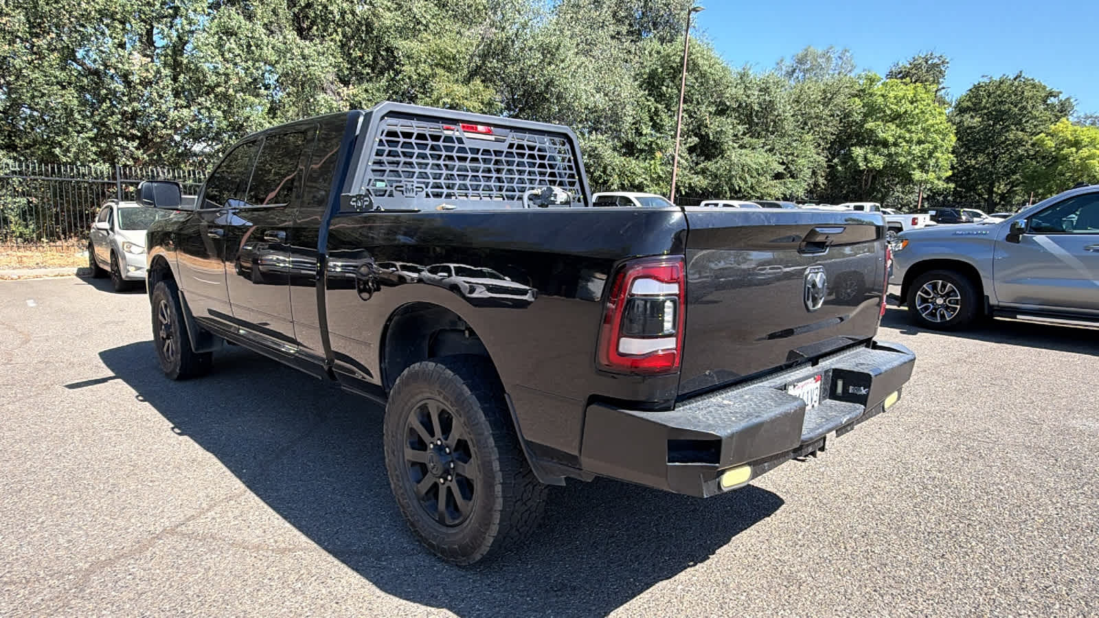 View vehicle photo 7