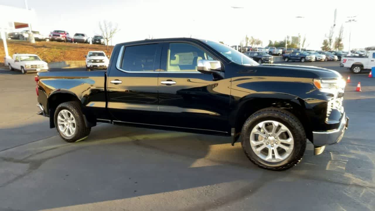 2023 Chevrolet Silverado 1500 LTZ 4WD Crew Cab 157 2