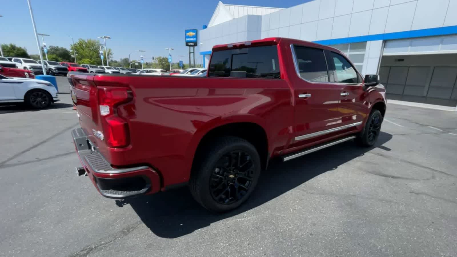 2024 Chevrolet Silverado 1500 High Country 4WD Crew Cab 147 8