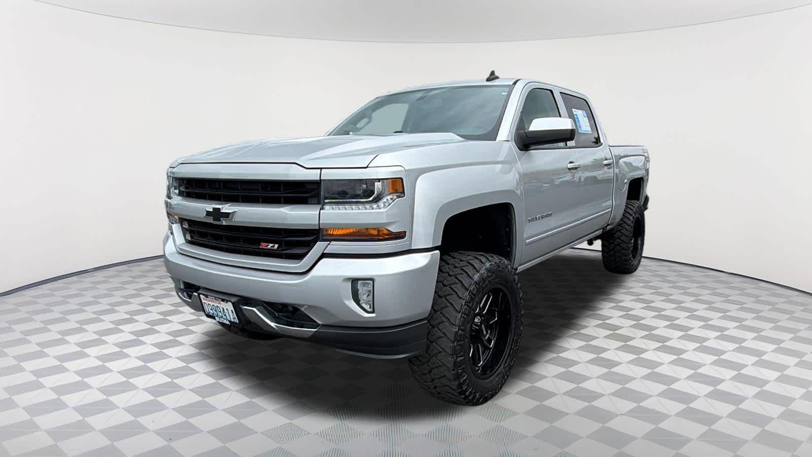 Silver Ice Metallic 2018 Chevrolet Silverado 1500 Pickup Truck Four-Wheel Drive 6-Speed Automatic