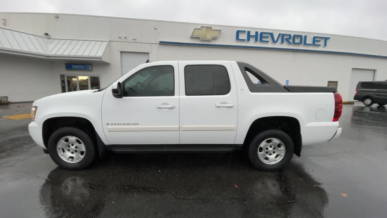 2007 Chevrolet Avalanche LT w/1LT 4WD Crew Cab 130 5