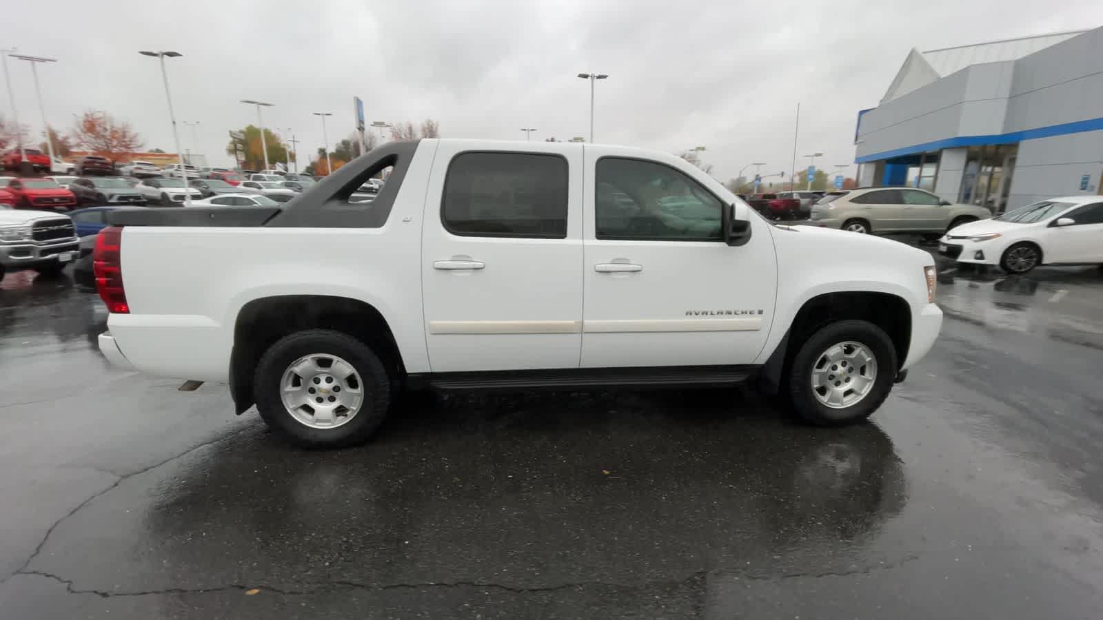 2007 Chevrolet Avalanche LT w/1LT 4WD Crew Cab 130 9